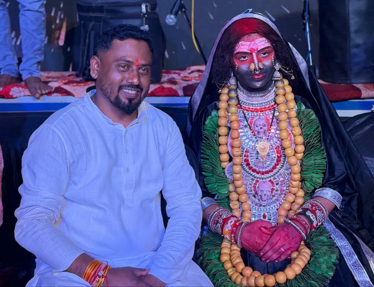 गरियाबंद के गांधी मैदान में गूंजे जसगीत और सजी मां काली की भव्य झांकी उमड़ा जनसैलाब