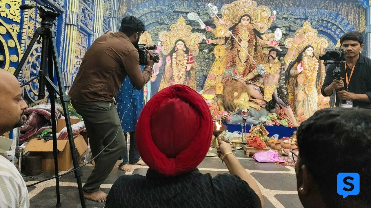 बड़ी खबर: माना कैंप में पुरी के जगन्नाथ मंदिर की तर्ज पर बना भव्य दुर्गा पंडाल, ग्रैंड ग्रुप के चेयरमैन गुरुचरण सिंह होरा ने किए मां के दर्शन, प्रदेशवासियों को दी शुभकामन