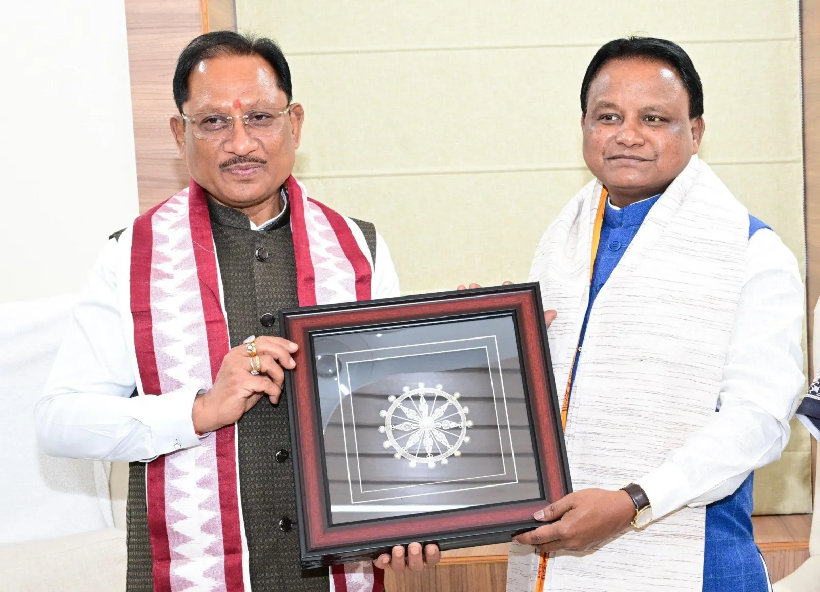 छत्तीसगढ़ और ओडिशा के बीच बढ़ेगा आपसी सहयोग, मुख्यमंत्री विष्णु देव साय ने भुवनेश्वर में की महत्वपूर्ण भेंट