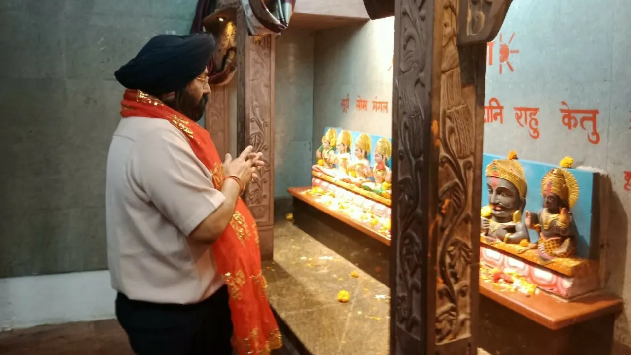 रायपुर में मां महाकाली के दरबार पहुंचे ग्रैंड ग्रुप के चेयरमैन गुरुचरण सिंह होरा मांगी खुशहाली