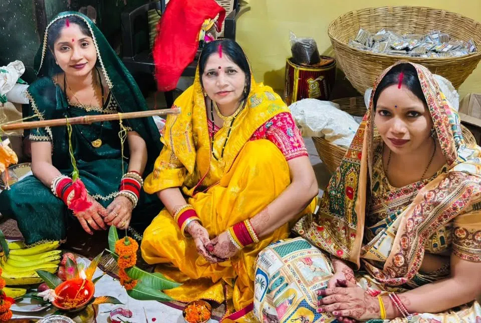 गरियाबंद में श्रद्धा और उत्साह के साथ मनाया गया तीजा पर्व शिव पार्वती की भक्ति में डूबी रहीं सुहागिनें