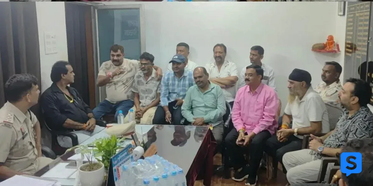 खरोरा प्रेस क्लब ने नवपदस्थ थाना प्रभारी से की मुलाकात, क्षेत्र की कानून व्यवस्था और अपराध नियंत्रण पर हुई चर्चा