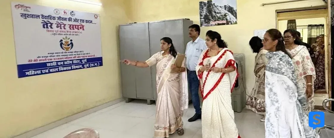 सखी वन स्टॉप सेंटर की व्यवस्थाओं का जायजा लेने पहुंचीं महिला आयोग अध्यक्ष डॉ. ममता साहू
