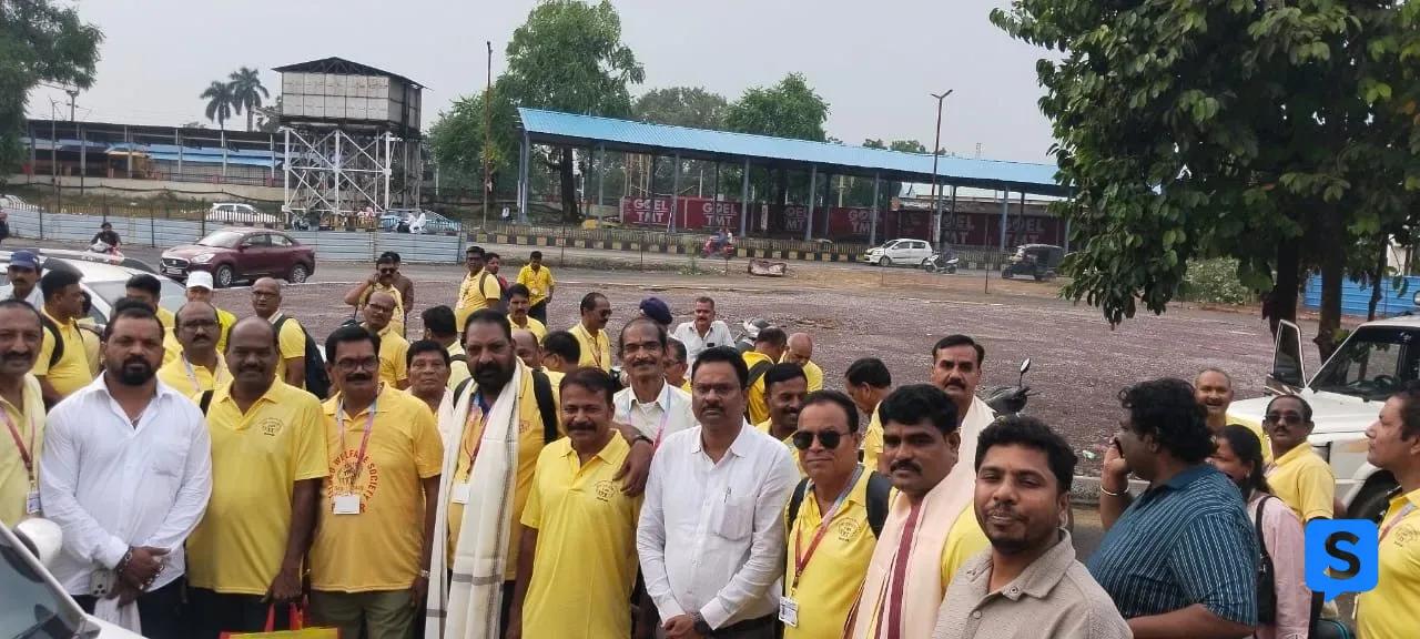 स्व. विजय चौधरी की स्मृति में अमृतसर रवाना हुआ 200 श्रद्धालुओं का जत्था, रायपुर स्टेशन पर दिखा उत्साह